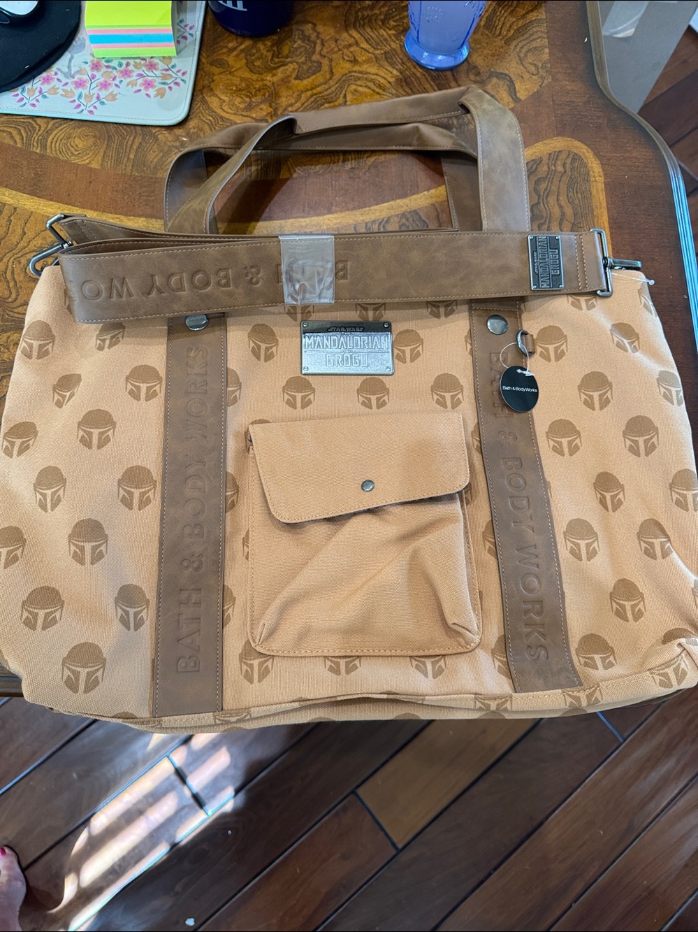 Star Wars Mythosaur Messenger Bag Mandalorian and Grogu - Picture 8 of 13